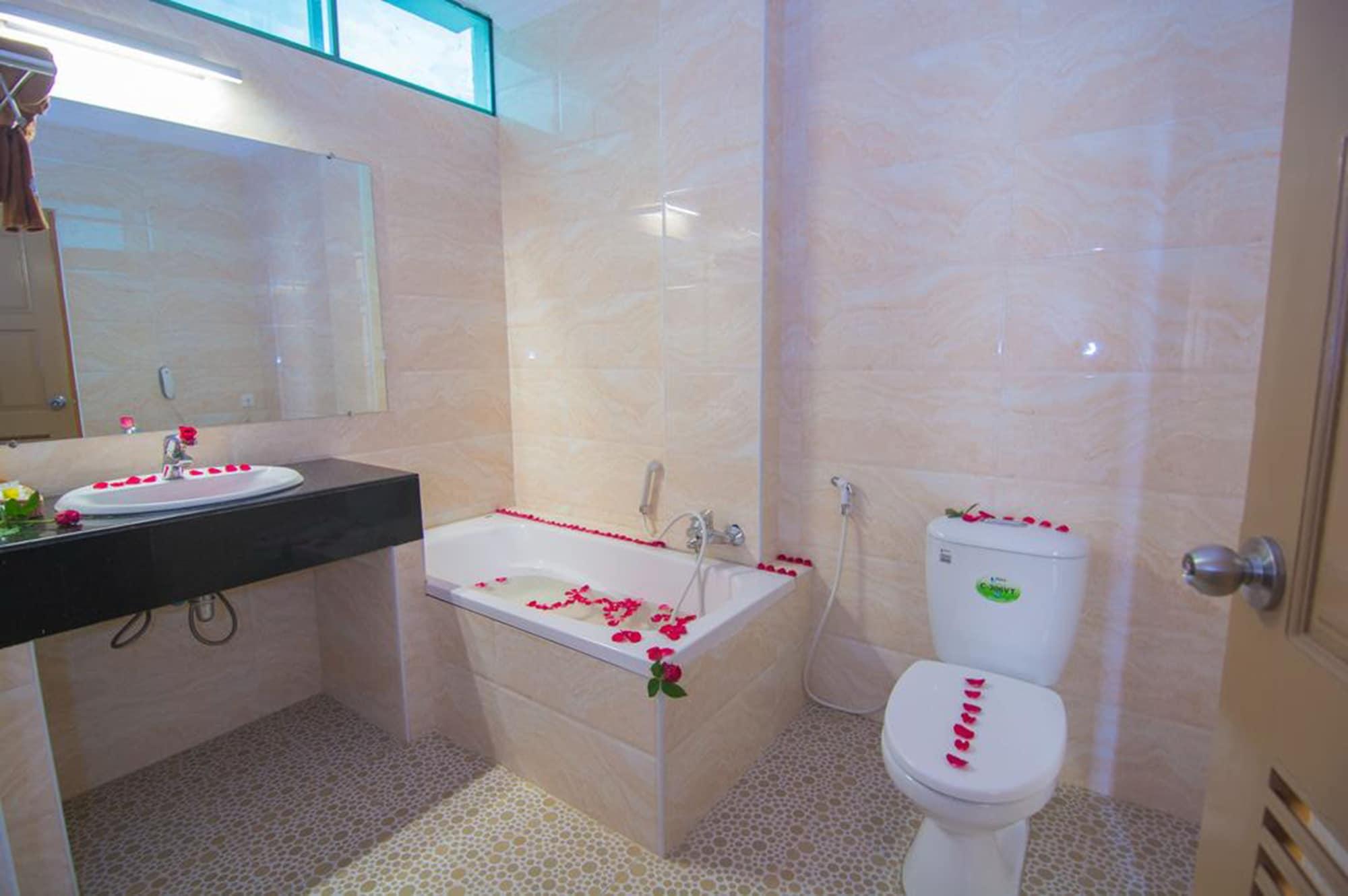 Royal Inlay Hotel نياونغ شوي المظهر الخارجي الصورة